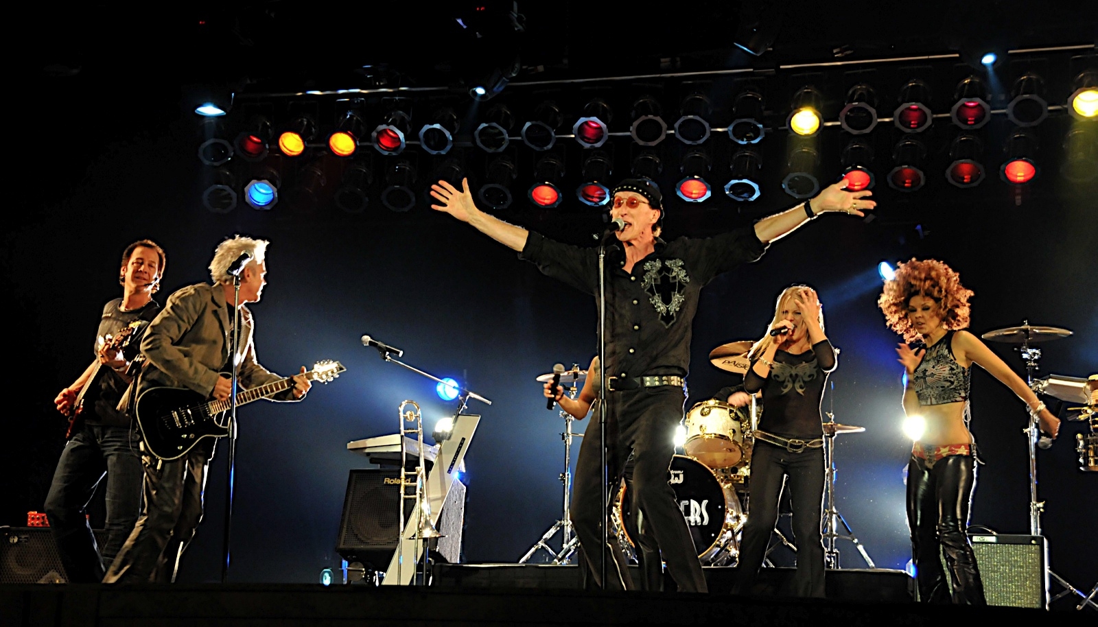 Live InConcert The Zippers Band · Official site.