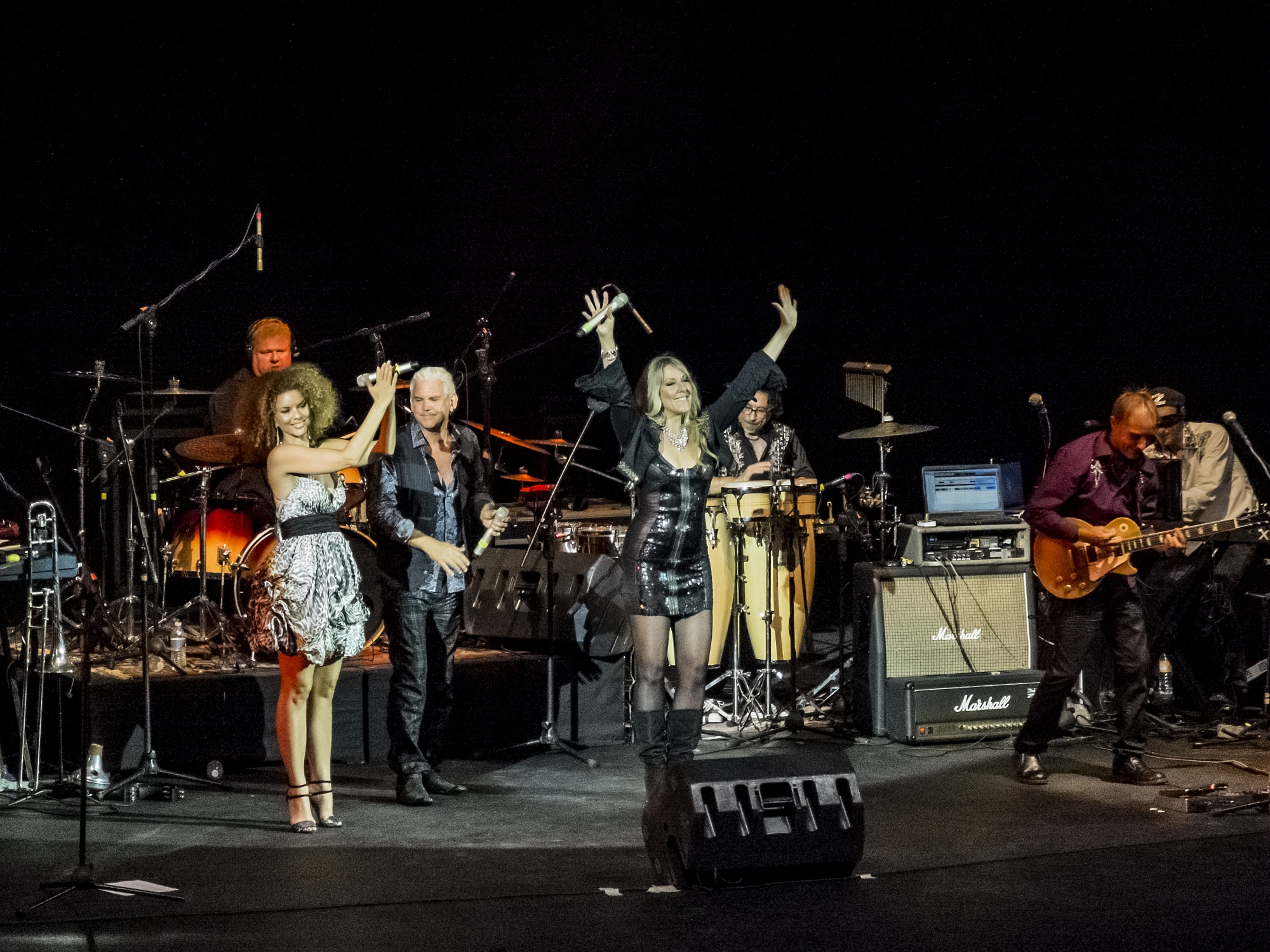 Live InConcert The Zippers Band · Official site.