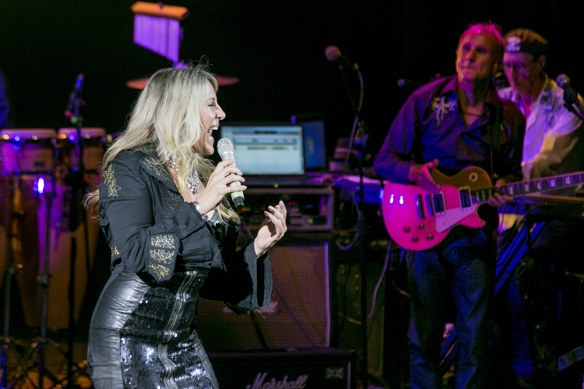 Live InConcert The Zippers Band · Official site.